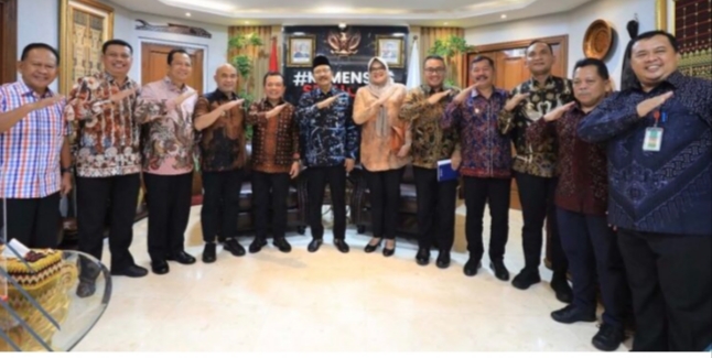 Bupati Tanjabtim Hj. Dillah Hikmah Sari Hadiri Audiensi Bersama Mensos RI di Jakarta