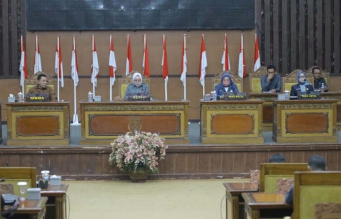 DPRD Gelar Paripurna Penyampaian Laporan Badan Anggaran terhadap Rancangan Perubahan KUA dan PPAS 2025