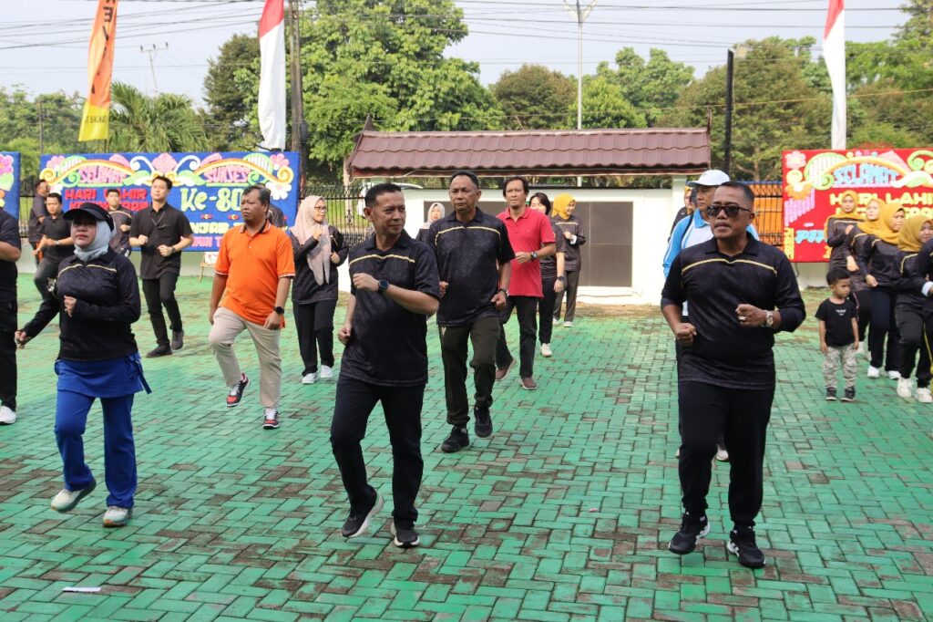 Semarak Rayakan Hari Lahir Kejaksaan RI ke-80, Kejari Tanjab Timur Gelar Berbagai Layanan Publik Gratis